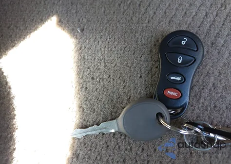 2004 Chrysler Sebring Lxi z USA, uszkodzony, nr VIN 1C3EL55RX4N180215